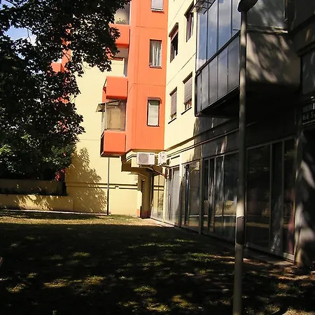 Hostel 24/2